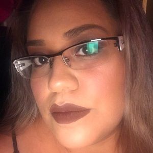 Meet your Posher, Yajaira